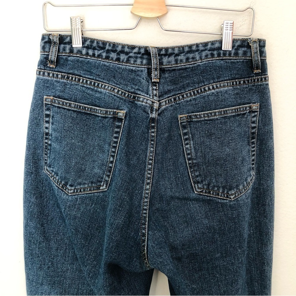 PrettyLittleThing Ripped Mom Jeans - Picture 12 of 12